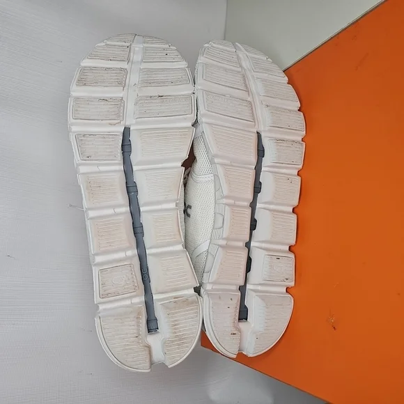 On Running Kids White Athletic Shoes Women's Size 9